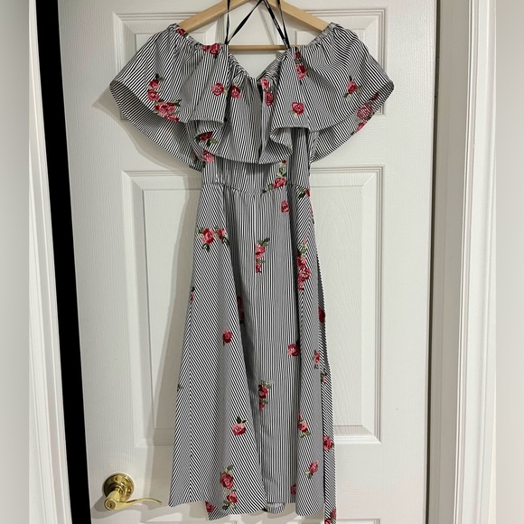 Calvin Klein - Embroidered Midi Striped Dress - Picture 5 of 5